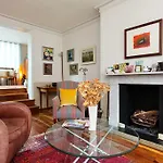 Veeve - Clapham Garden
